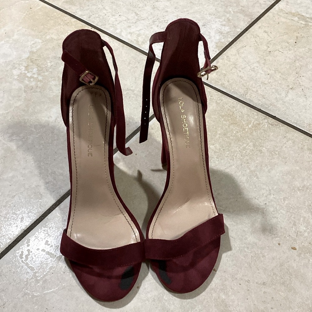 LOLA SHOETIQUE 
SIZE - 8